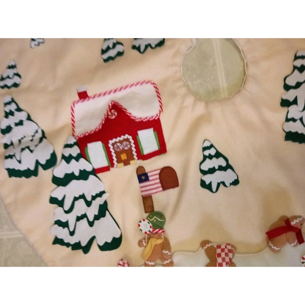 Vintage Gingerbread Man Felt Christmas Tree Skirt Winter Scene‎ Applique 40 Inch